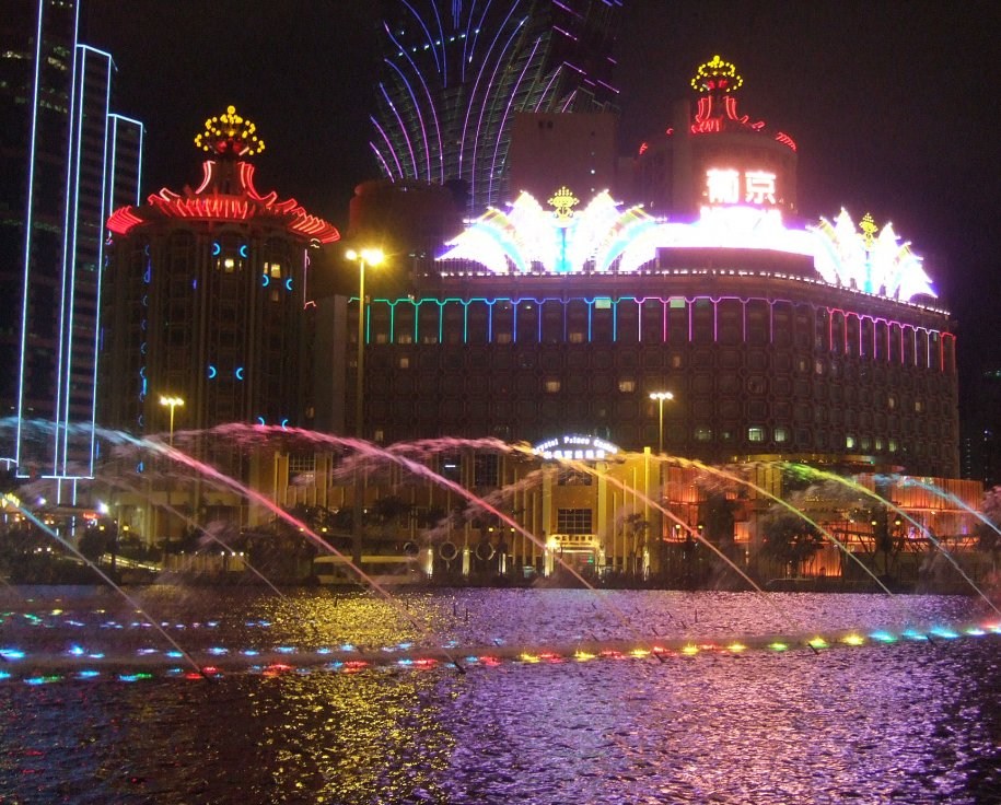 2004新奥门天天开好彩,新澳门天天开好彩——2004年的繁荣与活力