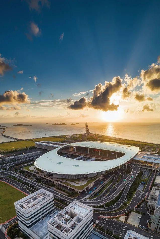 2025新澳门正版免费大全,探索澳门，2025新澳门正版免费大全的独特魅力