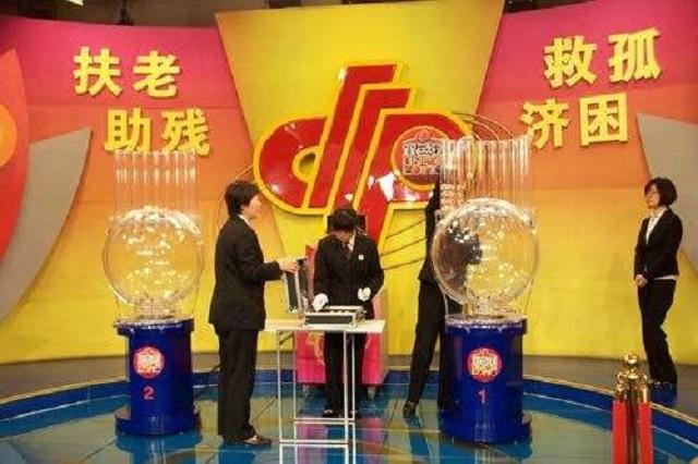 新澳门天天开彩结果出来,新澳门天天开彩结果出来，探索彩票业的魅力与影响